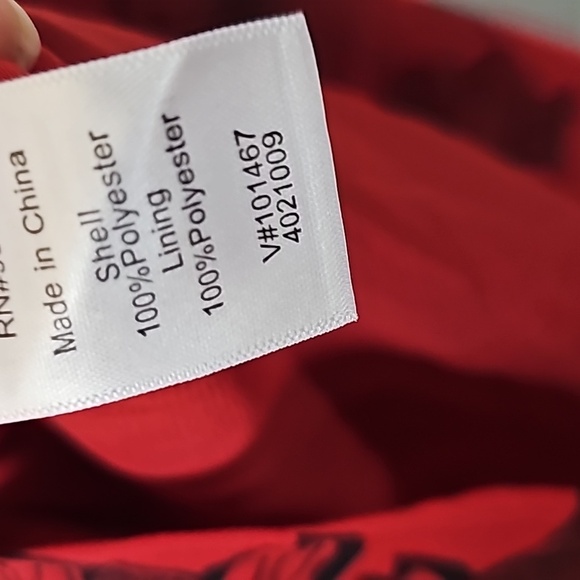 Coldwater Creek Classy NWT size small poinsettia button down blouse - Picture 7 of 9